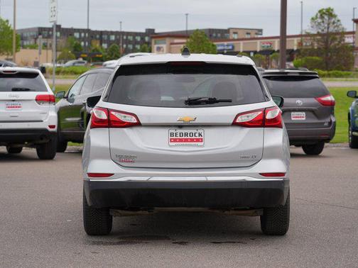 Silver Ice Metallic 2019 Chevrolet Equinox 1LT
