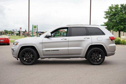 2017 Jeep Grand Cherokee Altitude