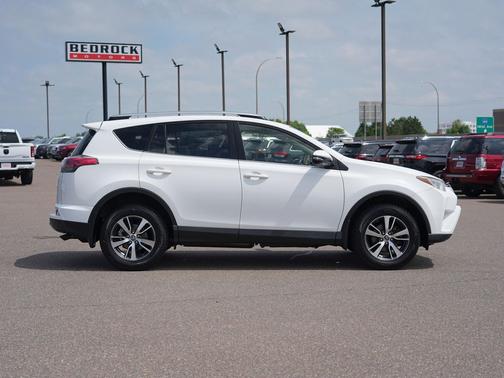 Super White 2018 Toyota RAV4 XLE