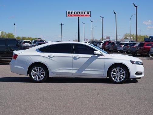 Summit White 2019 Chevrolet Impala 1LT