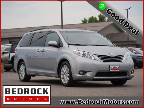 Silver Sky Metallic 2014 Toyota Sienna XLE