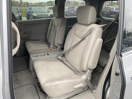2014 Nissan Quest SV
