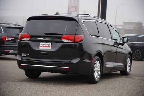 2018 Chrysler Pacifica Touring-L