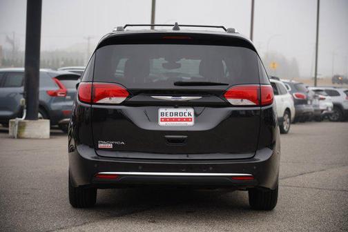 2018 Chrysler Pacifica Touring-L