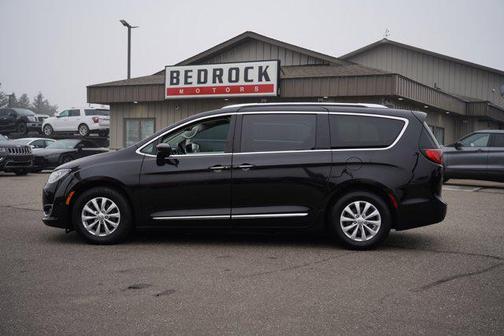 2018 Chrysler Pacifica Touring-L