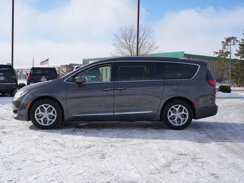 2018 Chrysler Pacifica Touring-L