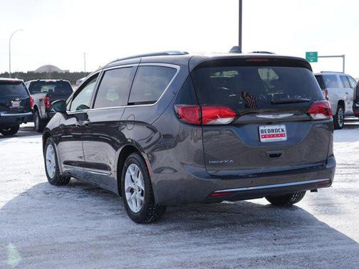 2018 Chrysler Pacifica Touring-L