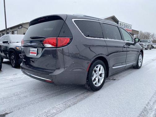 2018 Chrysler Pacifica Touring-L