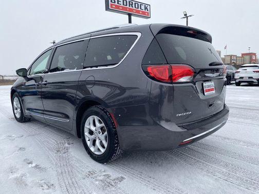 2018 Chrysler Pacifica Touring-L