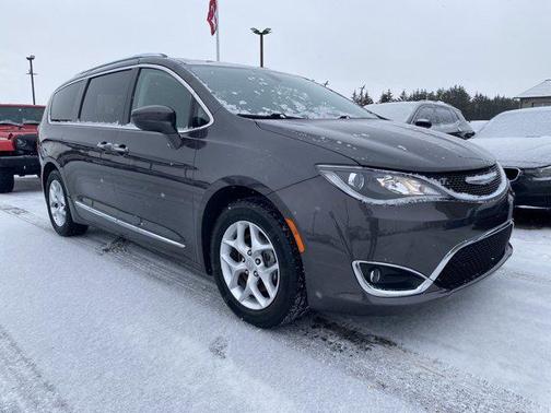 2018 Chrysler Pacifica Touring-L