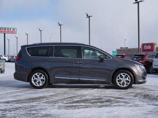 2018 Chrysler Pacifica Touring-L