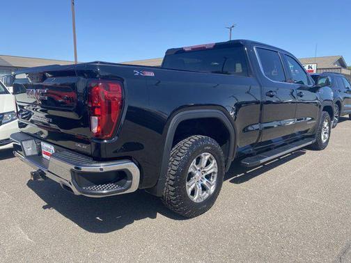 Ebony Twilight Metallic 2021 GMC Sierra 1500 SLE