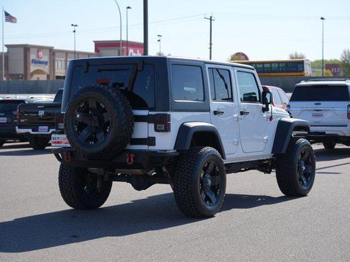 Bright White Clearcoat 2016 Jeep Wrangler Unlimited Black Bear