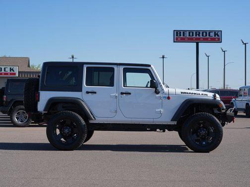 Bright White Clearcoat 2016 Jeep Wrangler Unlimited Black Bear