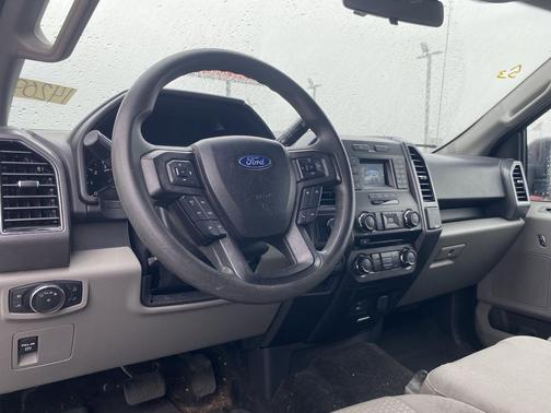 Race Red 2018 Ford F-150 XLT