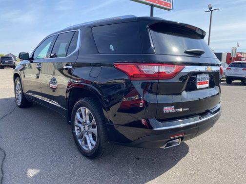 Mosaic Black Metallic 2019 Chevrolet Traverse Premier