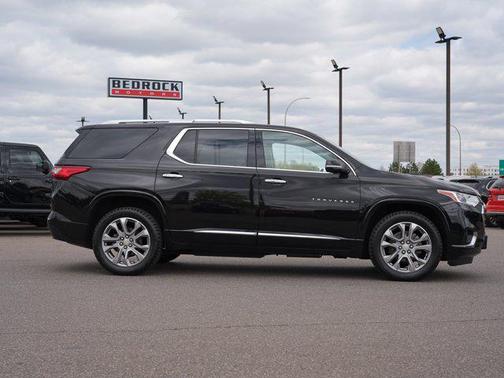 Mosaic Black Metallic 2019 Chevrolet Traverse Premier