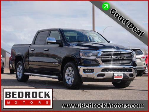 Diamond Black Crystal Pearlcoat 2019 RAM 1500 Laramie