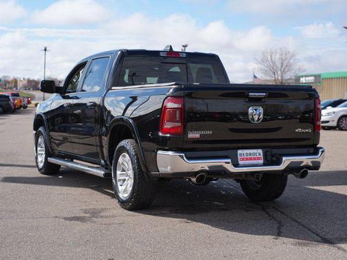 Diamond Black Crystal Pearlcoat 2019 RAM 1500 Laramie