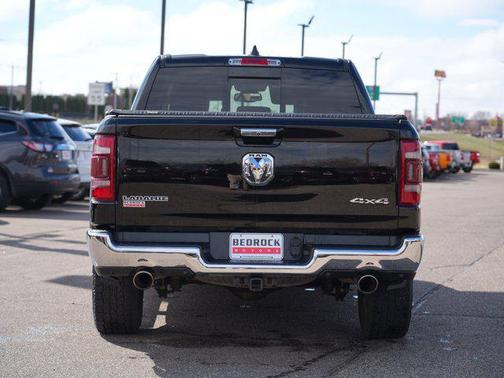 Diamond Black Crystal Pearlcoat 2019 RAM 1500 Laramie