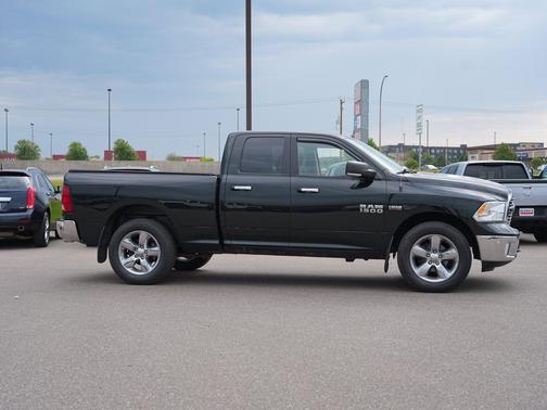 Black Forest Green Pearlcoat 2017 RAM 1500 Big Horn