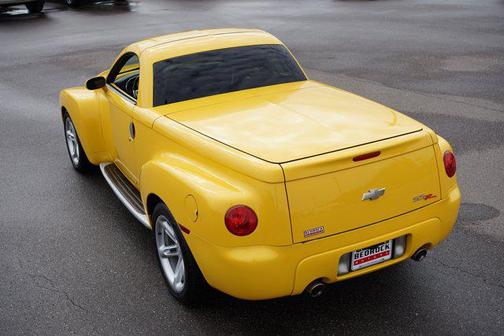 2004 Chevrolet SSR LS