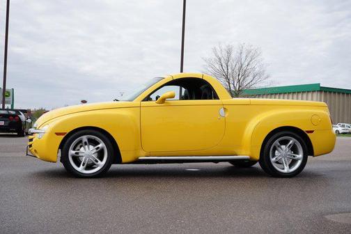 2004 Chevrolet SSR LS