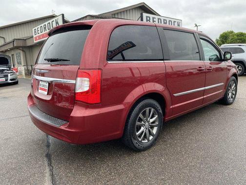 2015 Chrysler Town & Country S