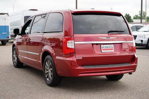2015 Chrysler Town & Country S