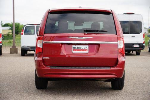 2015 Chrysler Town & Country S