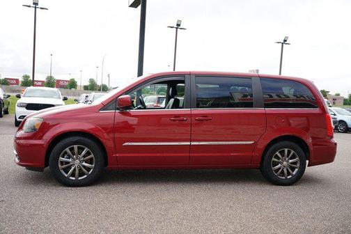 2015 Chrysler Town & Country S