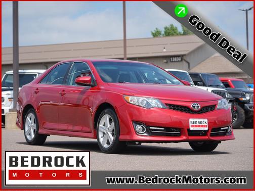 Barcelona Red Metallic 2014 Toyota Camry SE