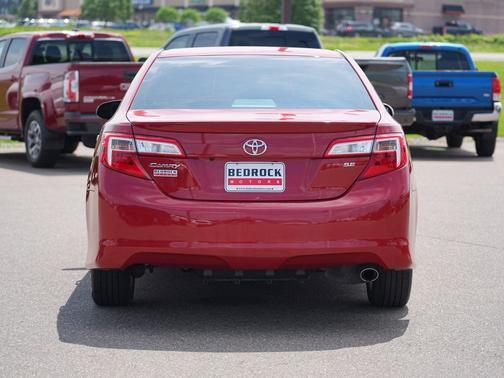 Barcelona Red Metallic 2014 Toyota Camry SE