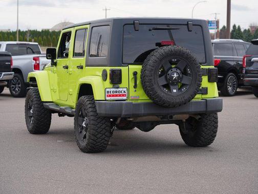 Hypergreen Clearcoat 2016 Jeep Wrangler Unlimited Sahara