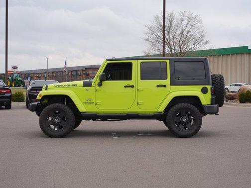 Hypergreen Clearcoat 2016 Jeep Wrangler Unlimited Sahara