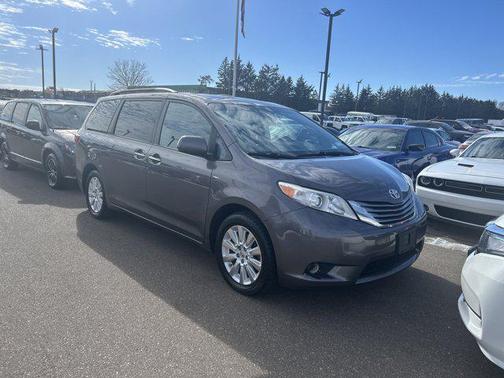 2016 Toyota Sienna XLE