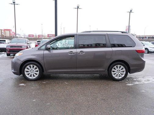 2016 Toyota Sienna XLE