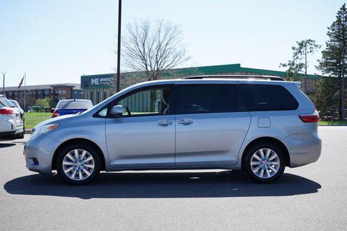2015 Toyota Sienna LE