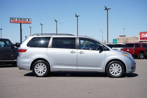 2015 Toyota Sienna LE