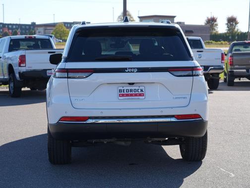 Bright White Clearcoat 2023 Jeep Grand Cherokee Limited