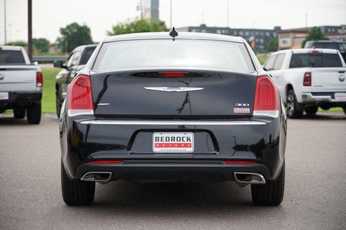 2022 Chrysler 300 Touring