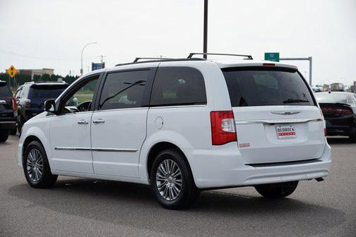 2014 Chrysler Town & Country Touring-L
