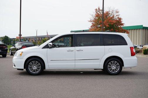 2014 Chrysler Town & Country Touring-L