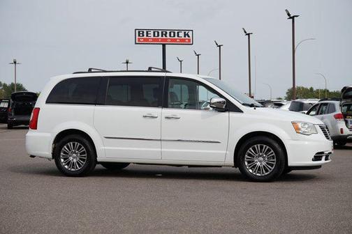 2014 Chrysler Town & Country Touring-L