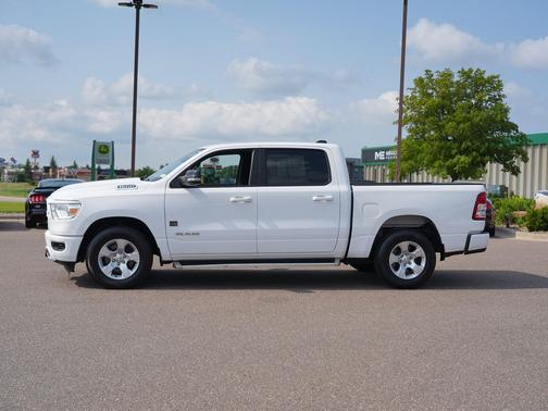 Bright White Clearcoat 2019 RAM 1500 Big Horn
