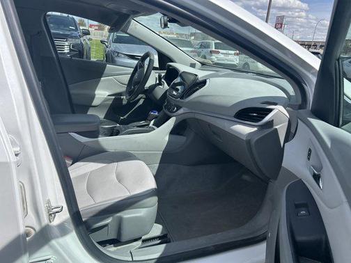 Iridescent Pearl Tricoat 2017 Chevrolet Volt LT