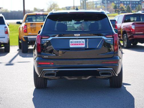 Stellar Black Metallic 2022 Cadillac XT6 Premium Luxury AWD