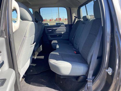 2017 RAM 2500 Big Horn Crew Cab 4x4 6'4' Box