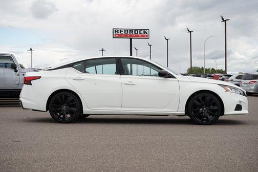2020 Nissan Altima SR FWD