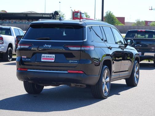 Diamond Black Crystal Pearlcoat 2022 Jeep Grand Cherokee L Limited